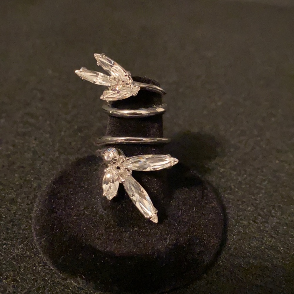 Silver Henri Bendel chain ring
